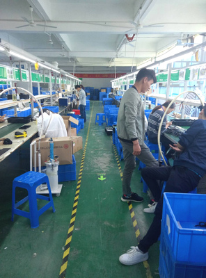 深圳某电子厂流水线上的他们,每天都是这样上班的,你体验过吗?